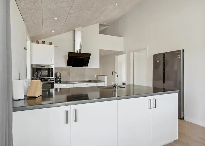 Stunning In With Kitchen