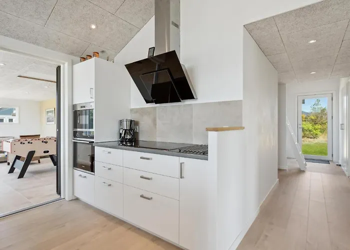 Stunning In With Kitchen Tarm